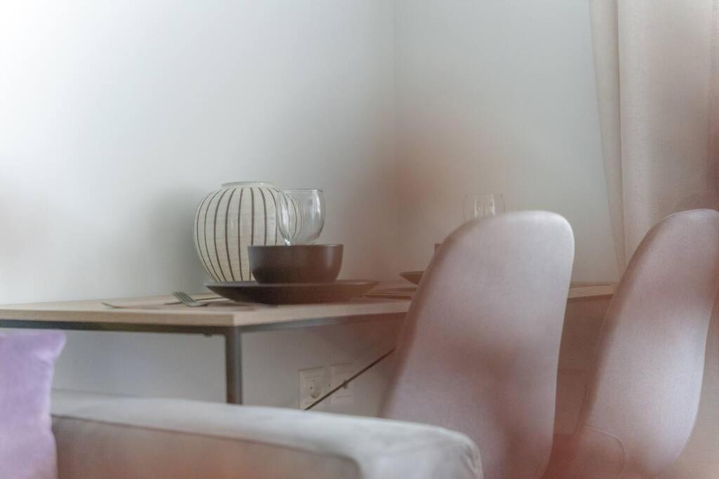 Appartement #s20 Chic 1 Bedroom In The Centre Of *